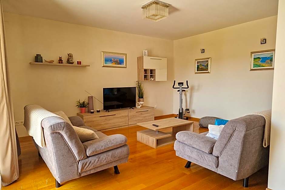 Apartment Renata + PRIVATE swimming pool in SPLIT