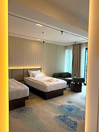 Double Room with Balcony and Sea View