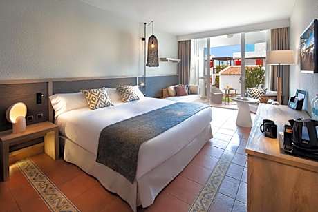 Standard Twin Room (3 Adults)
