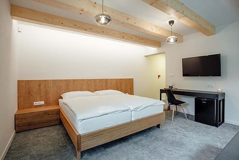 Resla Residence I, II, & Wellness