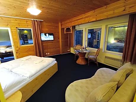 One-Bedroom Apartment with Balcony