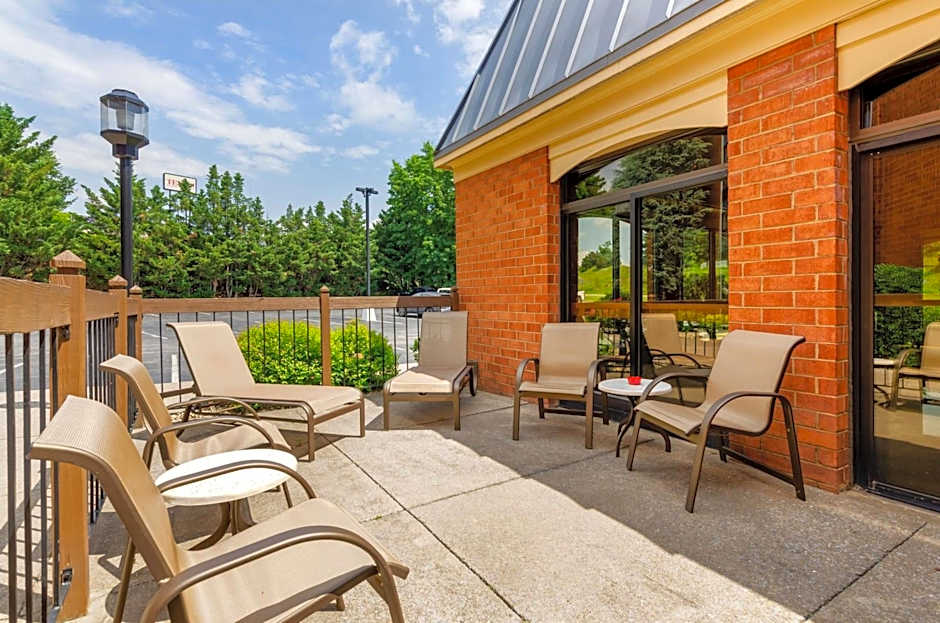 Best Western Staunton Inn