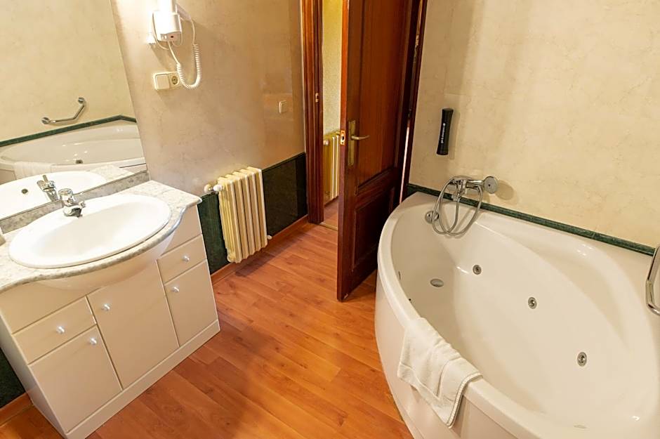 Hotel Rey Don Jaime