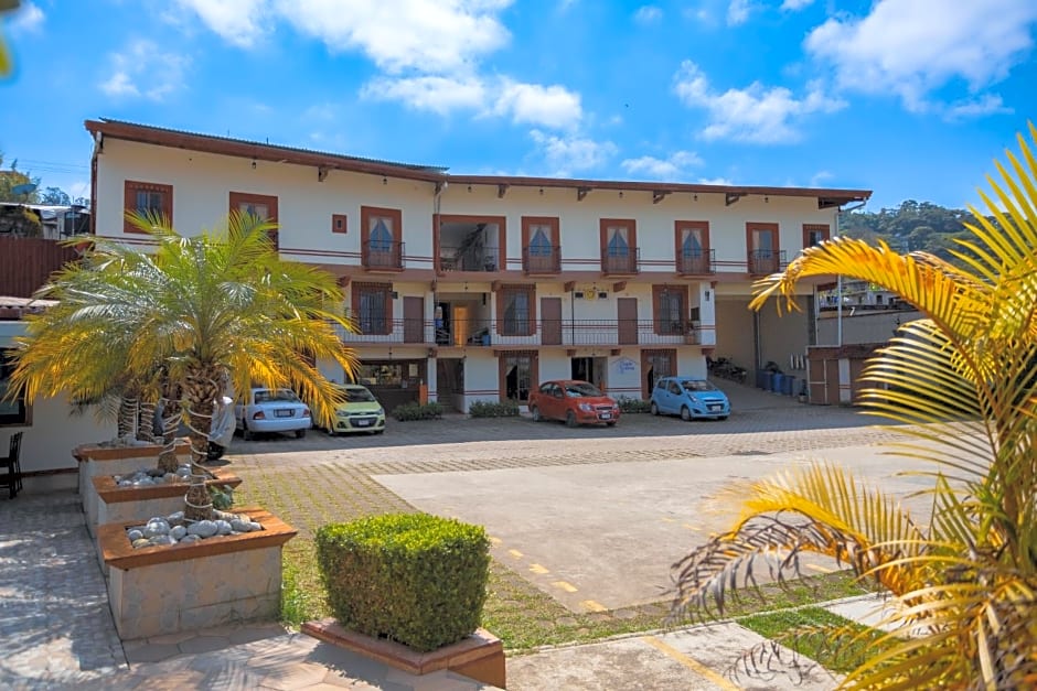 Hotel & Suites Posada Molina