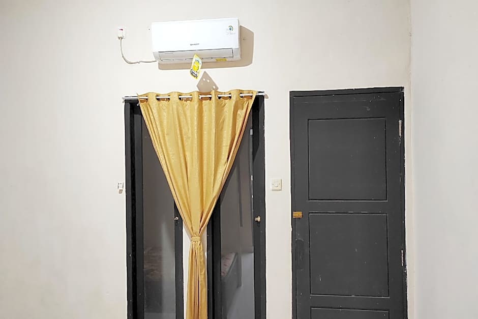 Hotel O Pondok Almirah