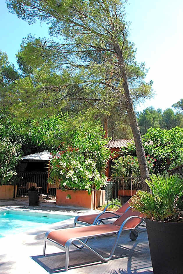 Hotel Les Mazets Des Roches