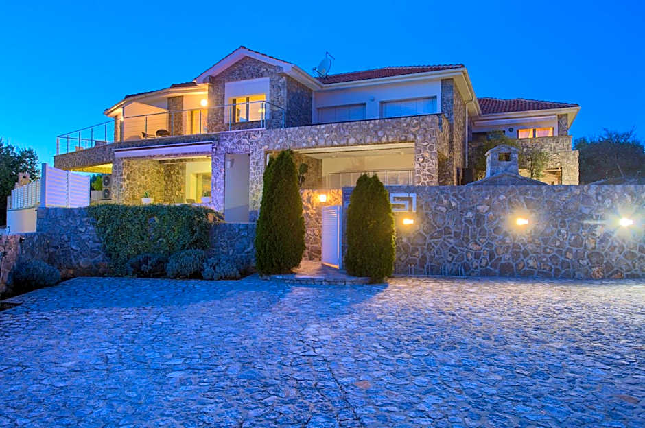 Villa Miracle 1 with heated pool