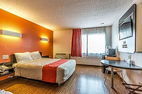 1 King Bed | Non-Smoking, Hot Tub