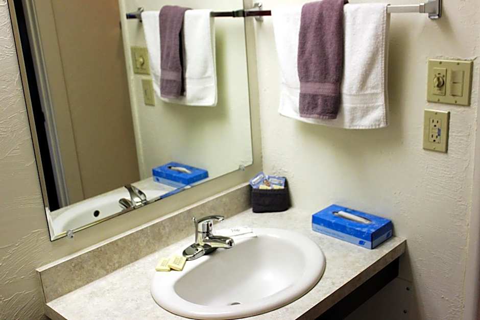 Country Motor Inn