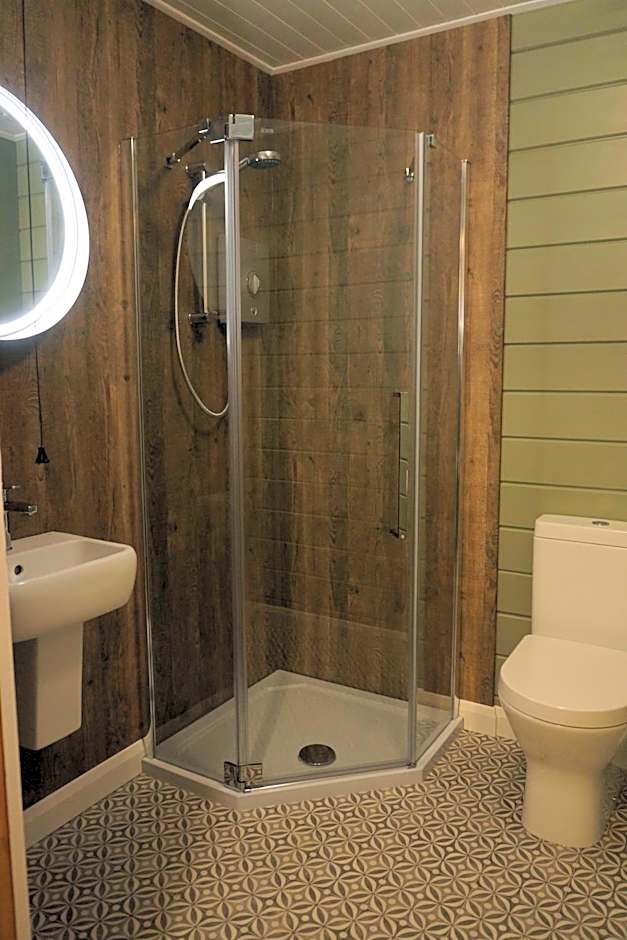 Cosy & compact Rowan Lodge no2