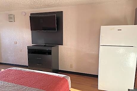 2 Full Beds | Smoking, Kitchen