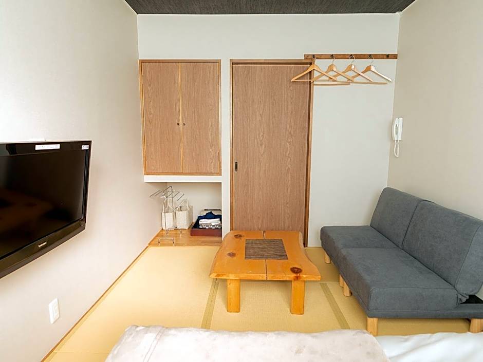 Nozawa Onsen Azegamikan