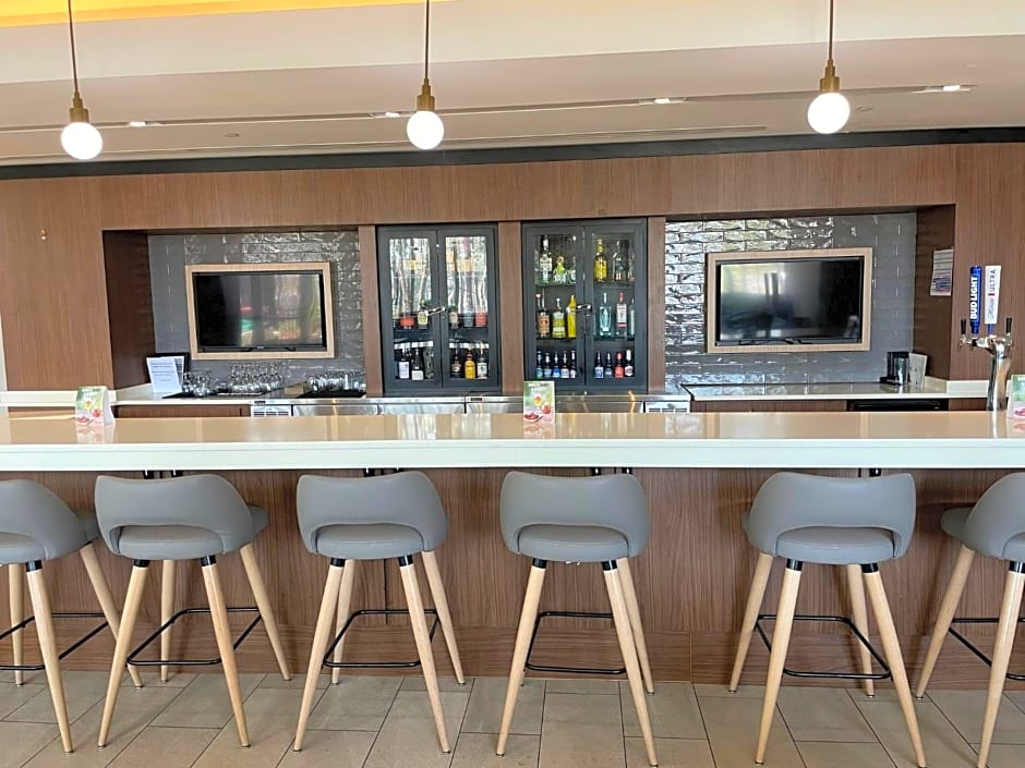 Holiday Inn Atlanta-Gas South Arena Area, an IHG Hotel By IHG
