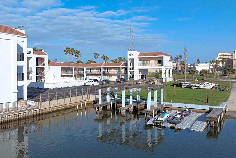 WindWater Hotel and Marina
