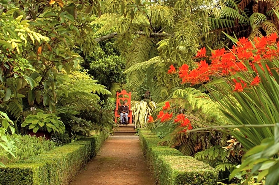 Larnach Lodge & Stable Stay