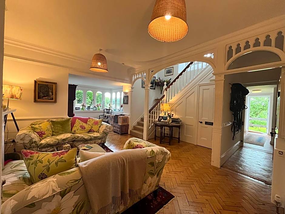 Coombe Lodge Farm House