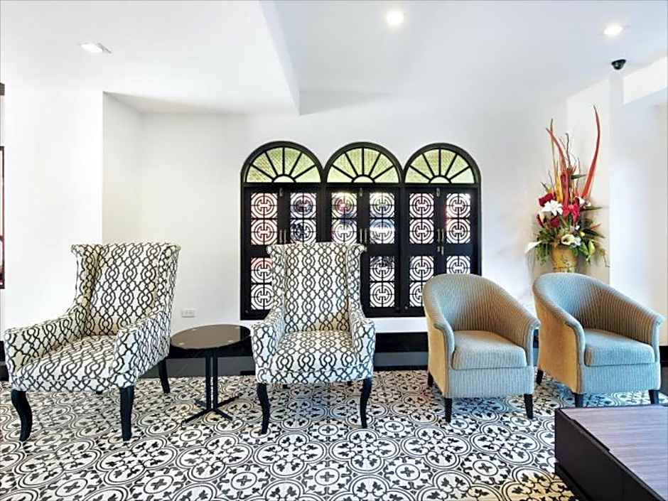 Ratana Hotel Chalong