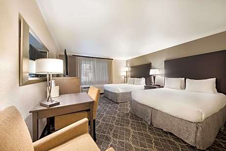 Queen Room with Two Queen Beds - Pet Friendly