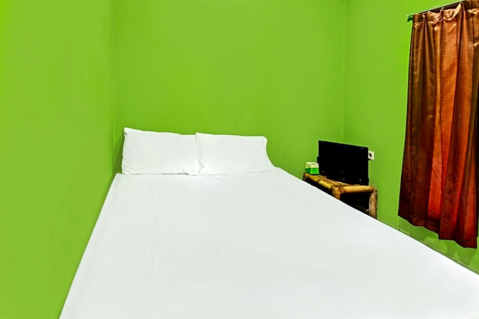 Hotel O Ashooy HomestayNearWisata Desa sedau