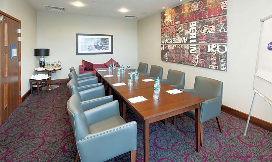 Hampton By Hilton Luton Airport