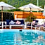 Paradise Court Holiday Units