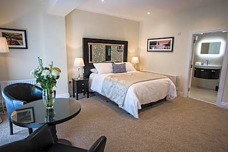 Suite - 2 Park Residence