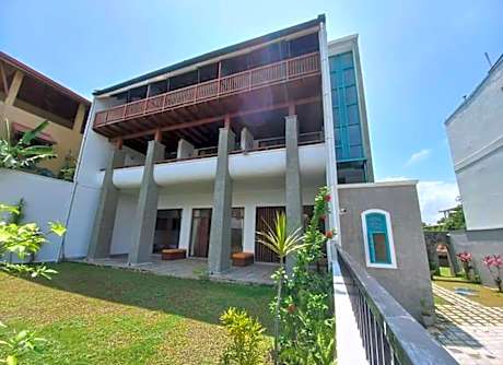 Beverly Suites Villa