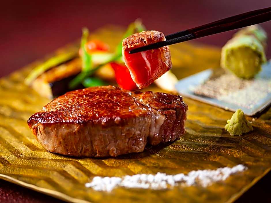 Hotel Shigira Mirage Beach Front