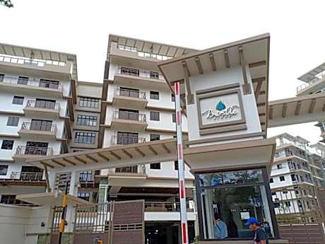 BRISTLE RIDGE CONDOMINIUM