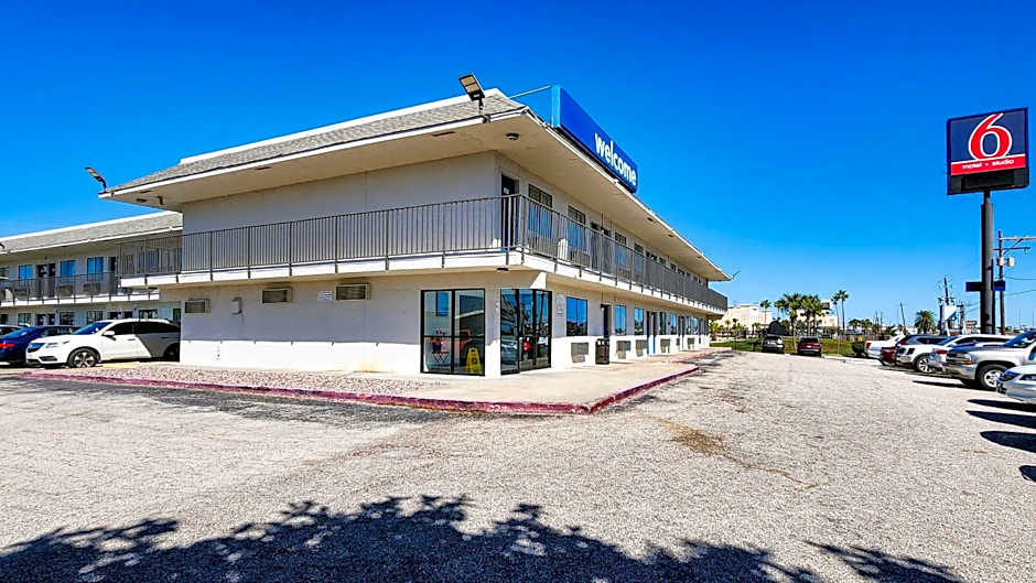 Studio 6 Galveston TX