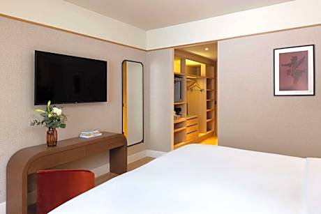 Superior Room with View