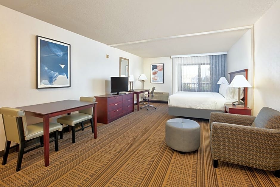 Holiday Inn Hotel & Suites Santa Maria