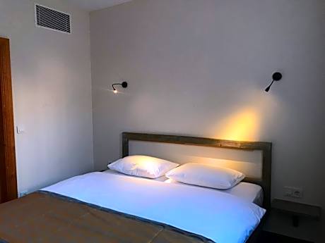 Queen Room with Garden View