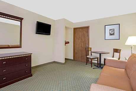 1 King Bed One-Bedroom Suite Non-Smoking