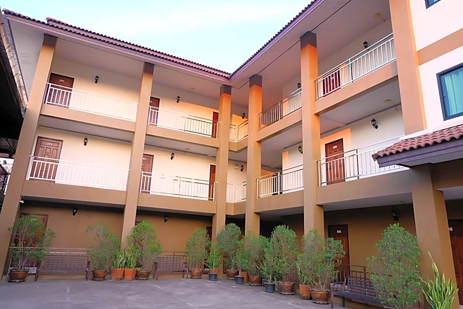 Benya Hotel โรงแรมเบญญา