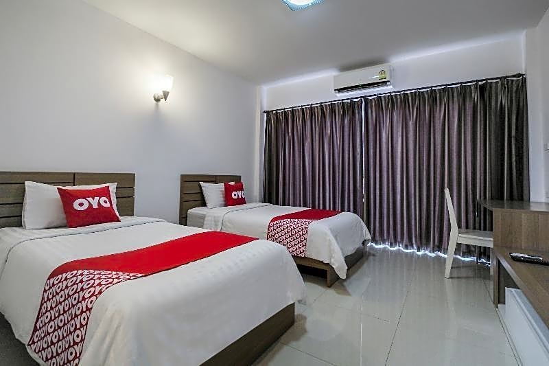 Super OYO 662 Malee Bunga Hotel