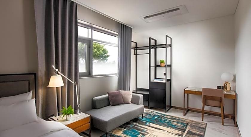 N Bridge Hotel