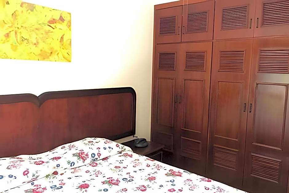 RIVIERA: M6 PRAÇA DAS ARTES 24 Duplex, Perto da Praia, Vista para as Piscinas, 3Dorms+Sala Íntima, 2½Banh, 2Gar, Ar+Ventiladores, Wi-Fi, Tela de Proteção, Varanda com Churrasqueira Ecológica, até 8-9Hóspedes