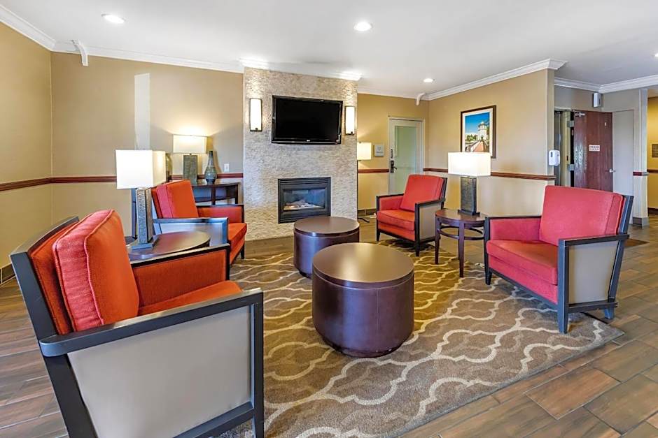 Comfort Suites Near Six Flags Magic Mountain