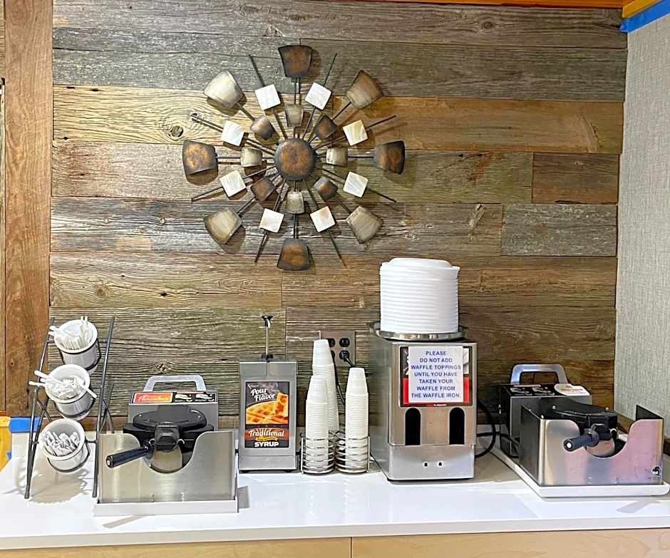 Baymont by Wyndham Gatlinburg On The River