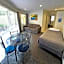 Baycourt Lakefront Motel