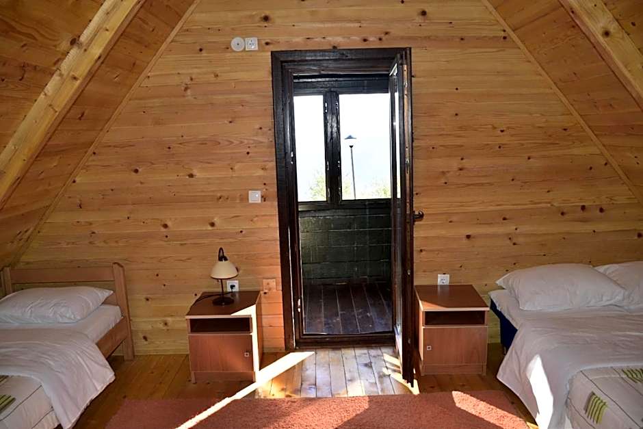 OSTROG Aparthotel KOLIBA-VLASTNIŠTVO MANASTIRA OSTROG