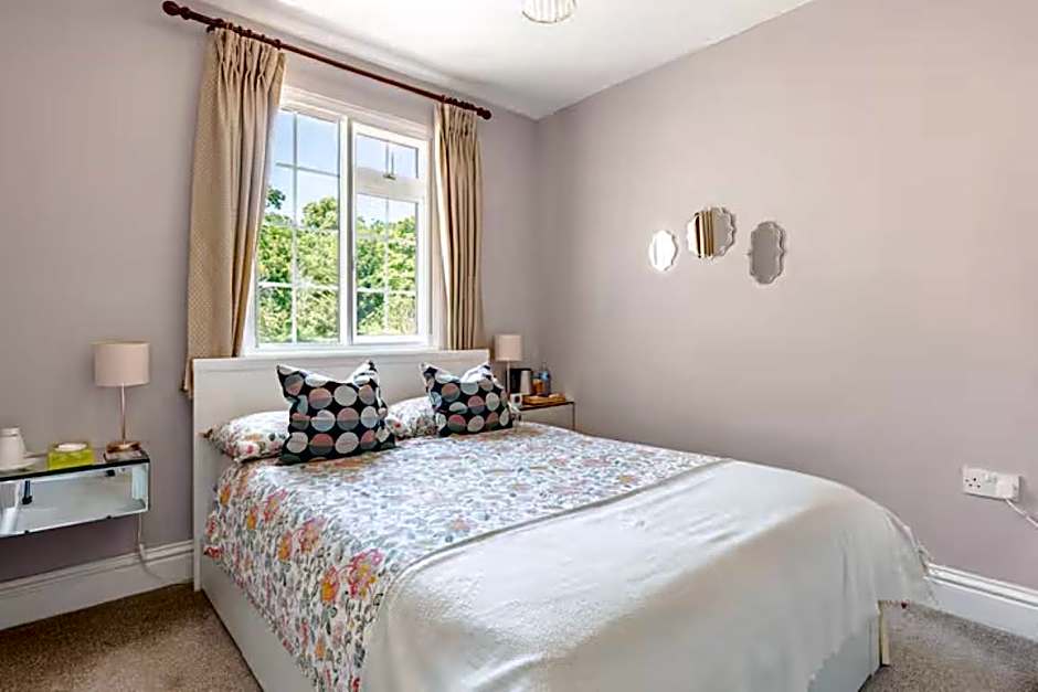 Leafy Suburban B&B
