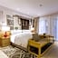 Caravel Hotel