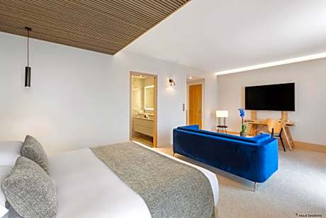 King Suite with Balcony and River View