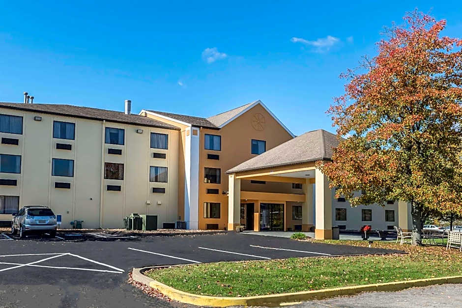 Quality Inn & Suites Pittsburgh Harmarville
