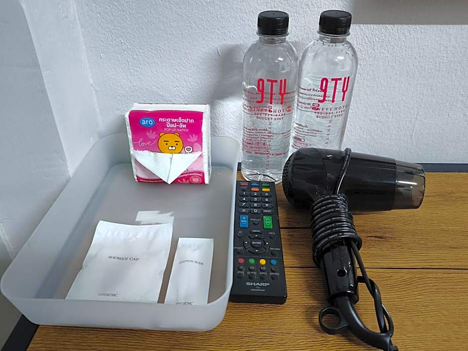 9TY hotel (ninety hotel)