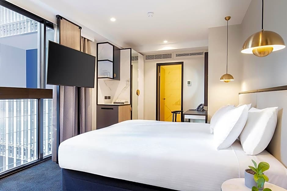 Brady Hotels Jones Lane