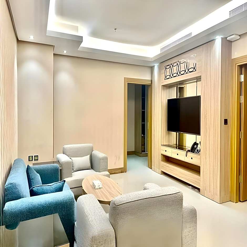 Mirnian Hotel