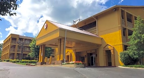 Red Lion Inn and Suites Nashville Airport